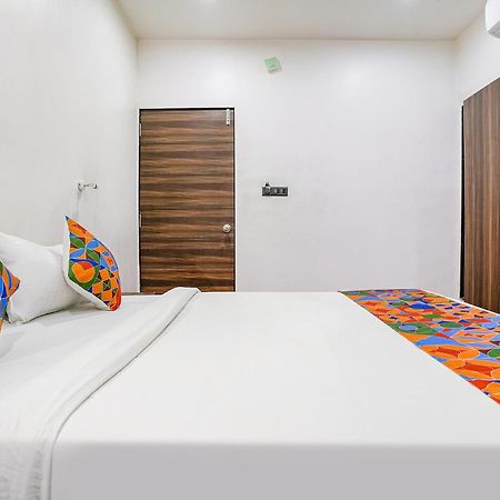 Fabhotel Lotus I Surat Buitenkant foto