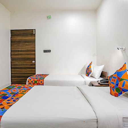 Fabhotel Lotus I Surat Buitenkant foto