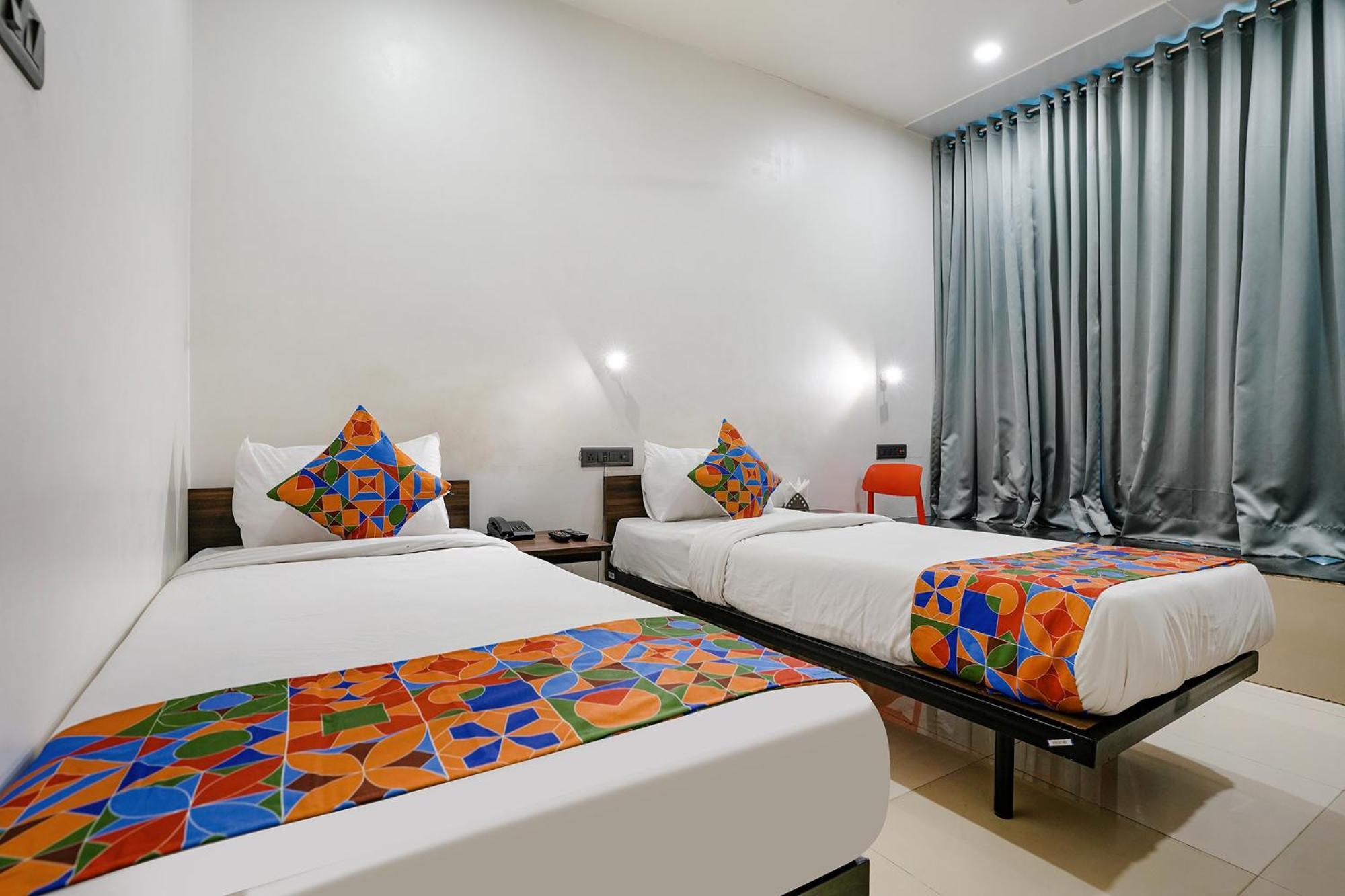 Fabhotel Lotus I Surat Buitenkant foto