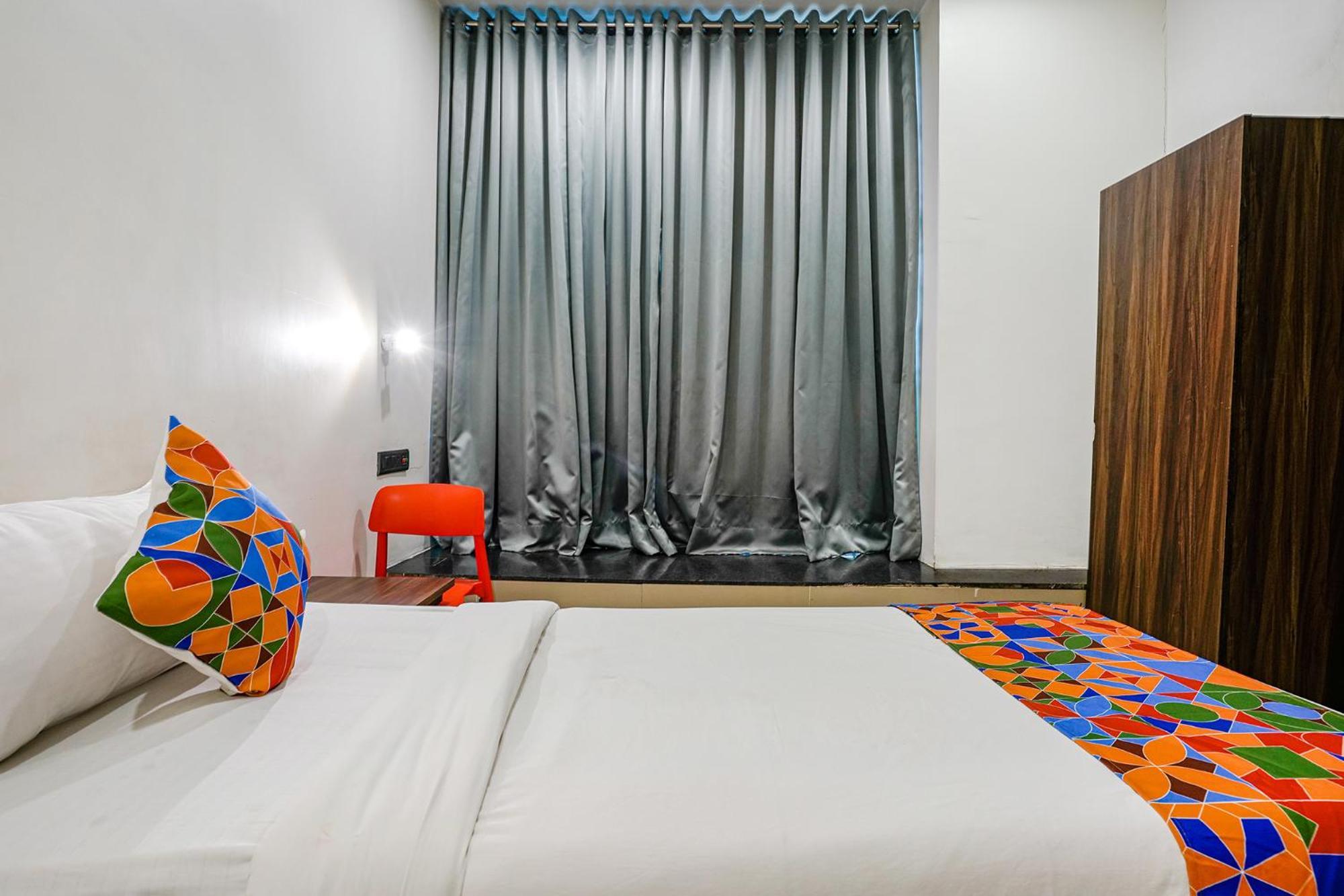 Fabhotel Lotus I Surat Buitenkant foto