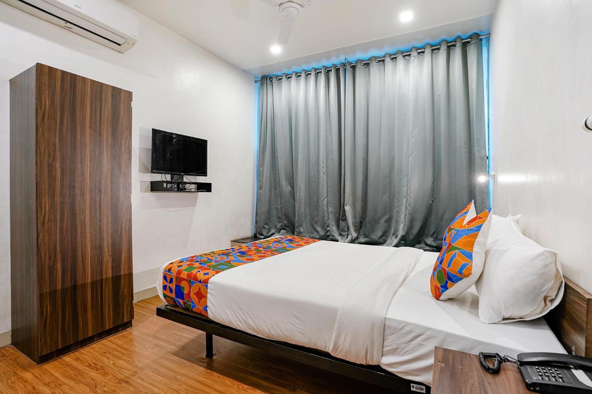 Fabhotel Lotus I Surat Buitenkant foto