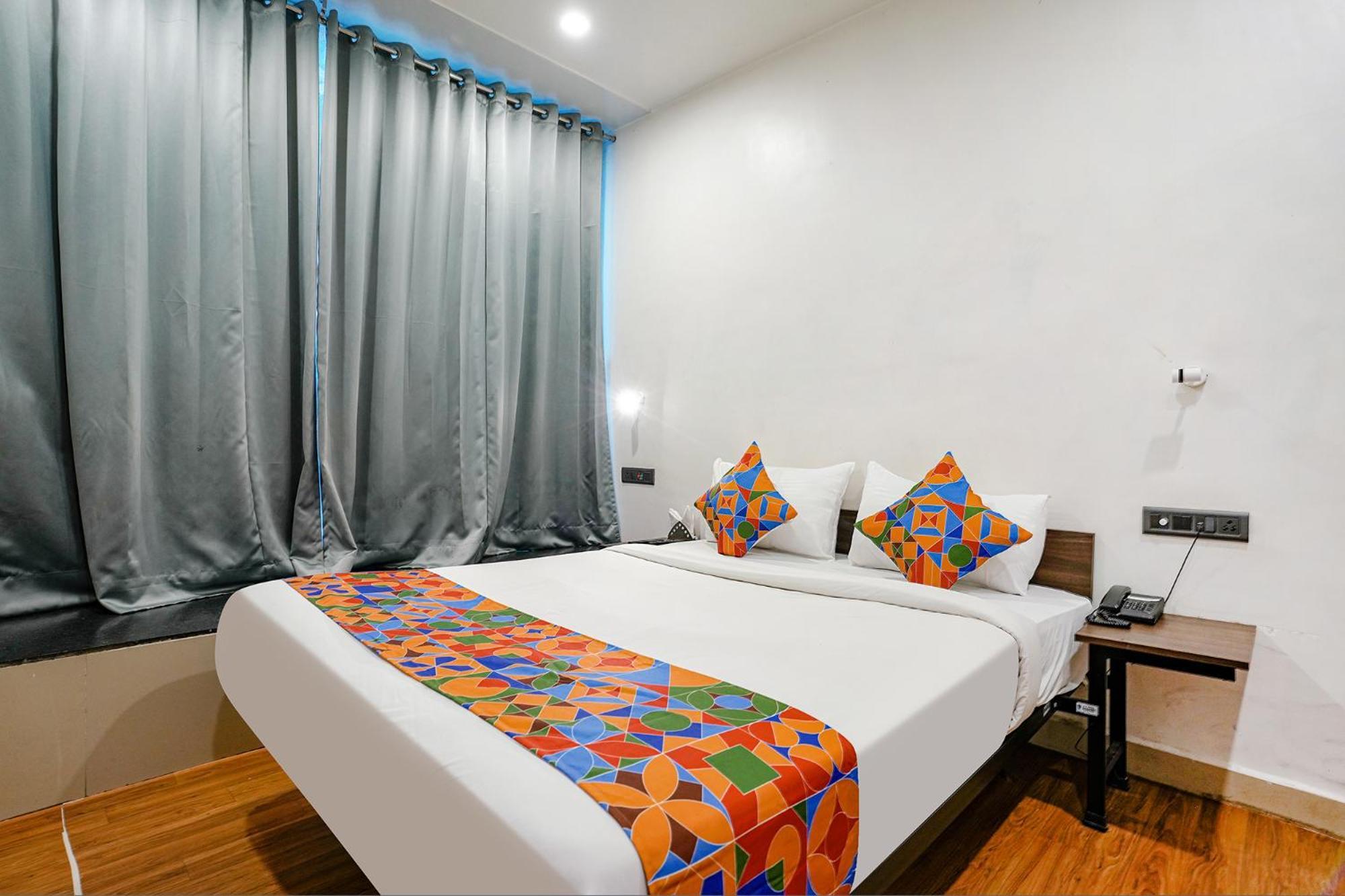 Fabhotel Lotus I Surat Buitenkant foto